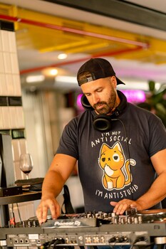 ryans lolas only adults