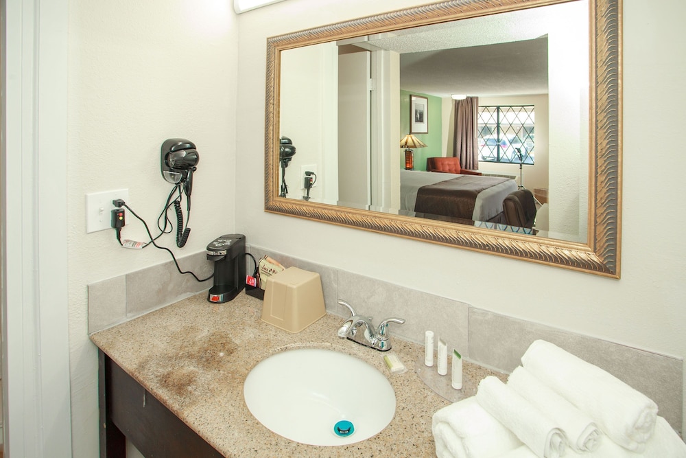 travelodge by wyndham macon west