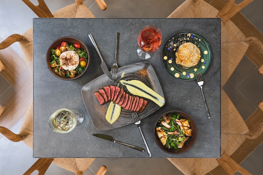 praxitelous luxury suites