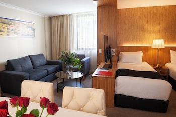 hotel diana woolloongabba
