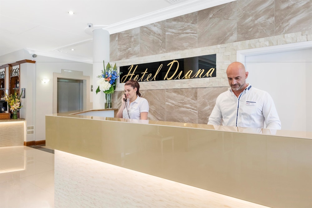 hotel diana woolloongabba