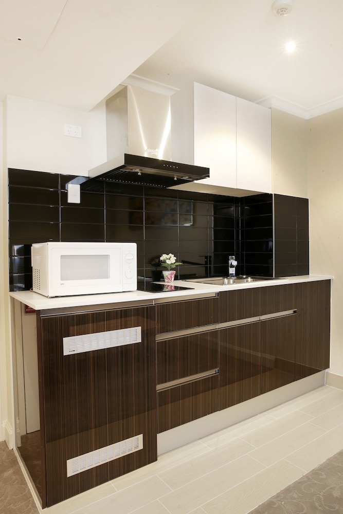 hotel diana woolloongabba
