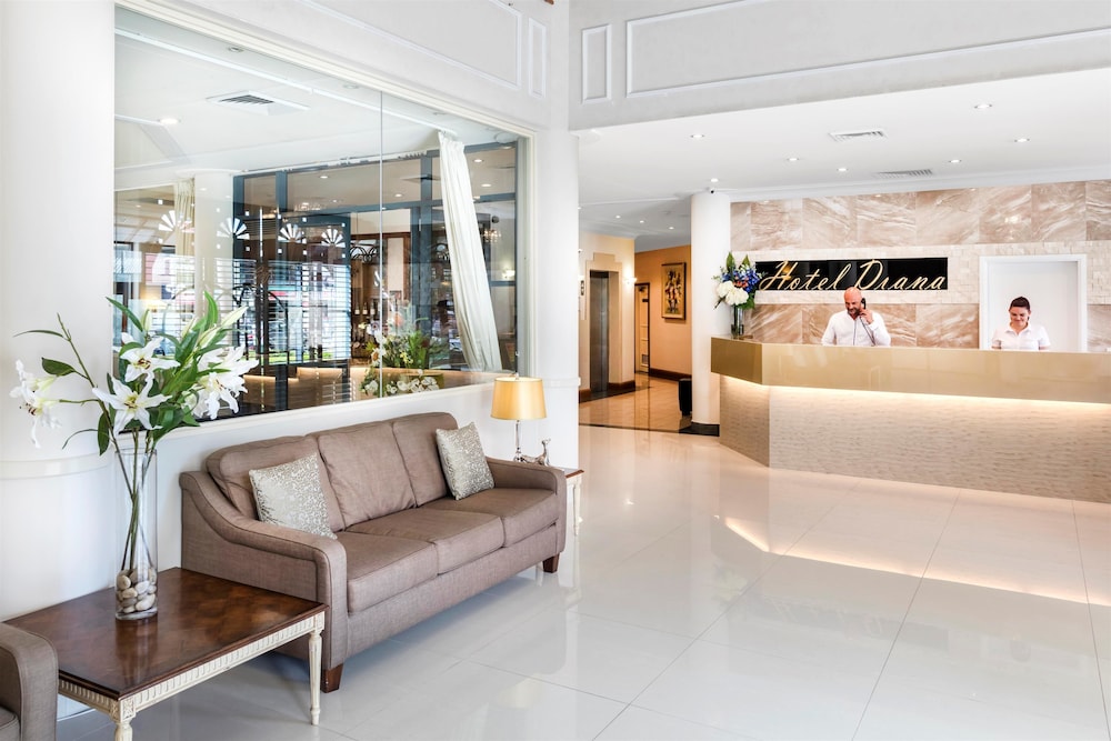 hotel diana woolloongabba