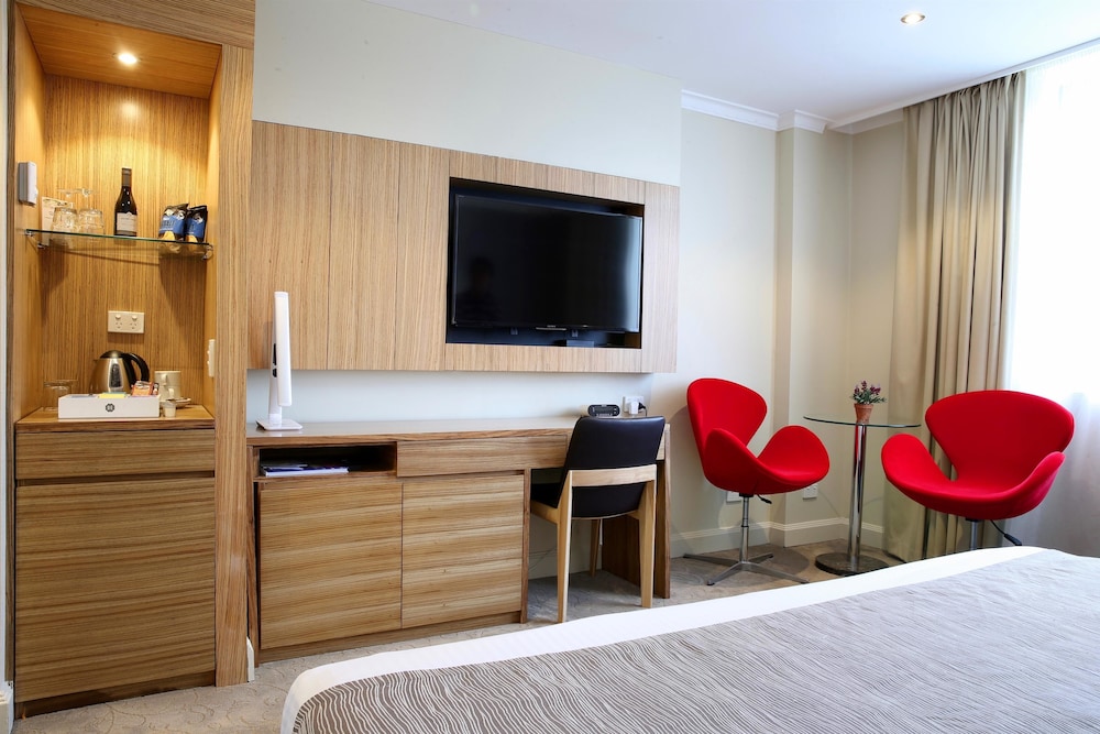 hotel diana woolloongabba