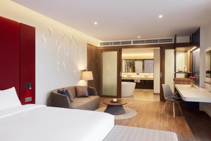 centra by centara hotel bangkok phra nakhon