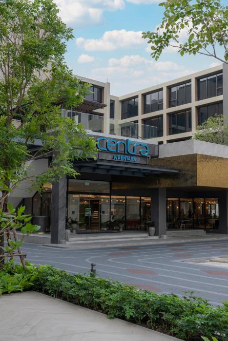 centra by centara hotel bangkok phra nakhon