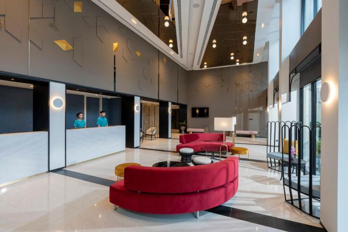 centra by centara hotel bangkok phra nakhon