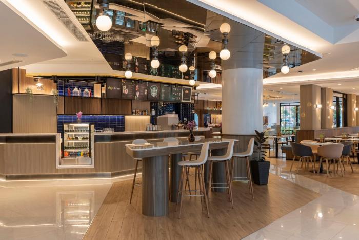 centra by centara hotel bangkok phra nakhon