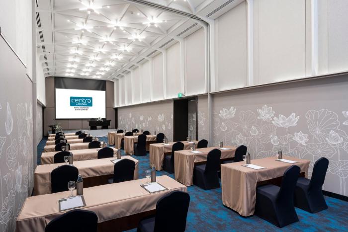 centra by centara hotel bangkok phra nakhon