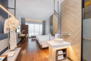 centra by centara hotel bangkok phra nakhon
