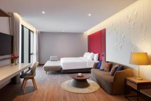 centra by centara hotel bangkok phra nakhon