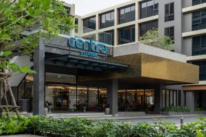centra by centara hotel bangkok phra nakhon
