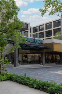 centra by centara hotel bangkok phra nakhon