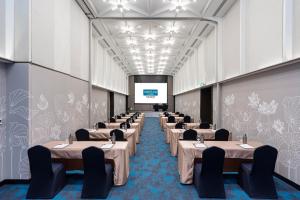 centra by centara hotel bangkok phra nakhon