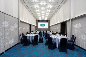 centra by centara hotel bangkok phra nakhon
