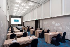 centra by centara hotel bangkok phra nakhon