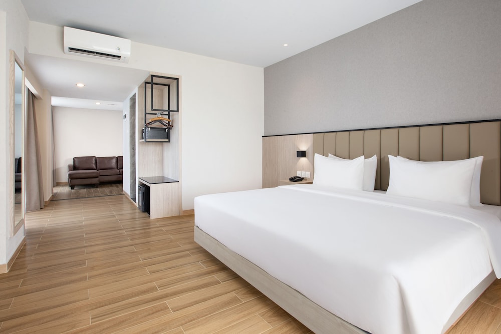santika hotel batam