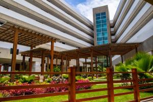 eurobuilding hotel and suites lecheria