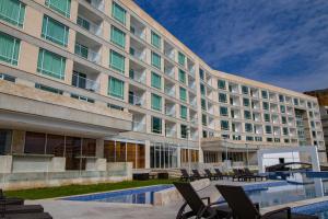 eurobuilding hotel and suites lecheria