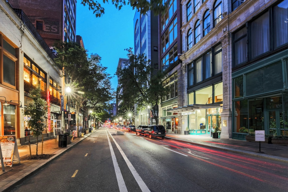 Courtyard By Marriott Pittsburgh Downtown,Green Tree>>Allegheny County,3 star