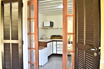 hibiscus beach pousada