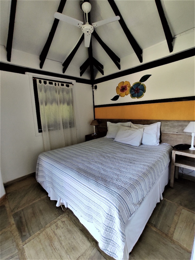hibiscus beach pousada