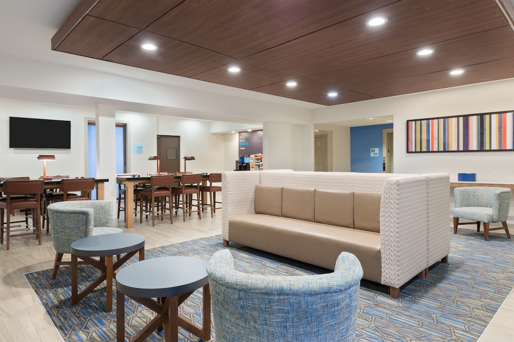 holiday inn express and suites columbus airport