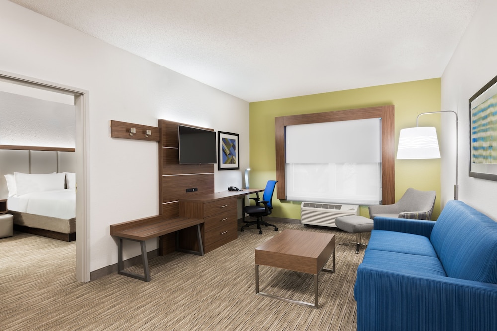 holiday inn express and suites columbus airport