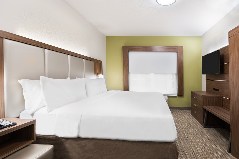 holiday inn express and suites columbus airport