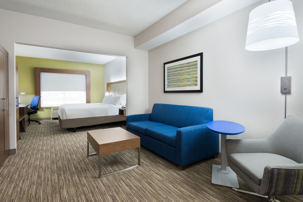 holiday inn express and suites columbus airport