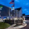holiday inn express and suites columbus airport