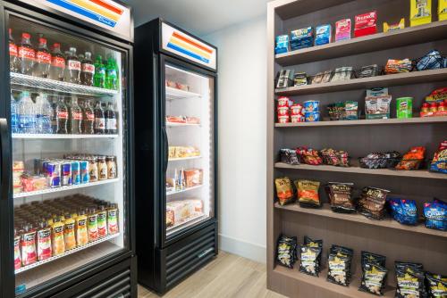 holiday inn express and suites columbus airport