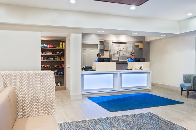 holiday inn express and suites columbus airport