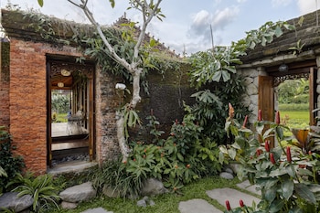 airsania ubud antique villas