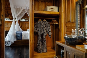 airsania ubud antique villas