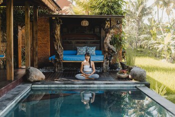 airsania ubud antique villas