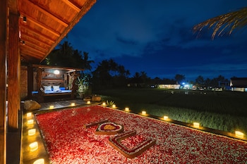 airsania ubud antique villas