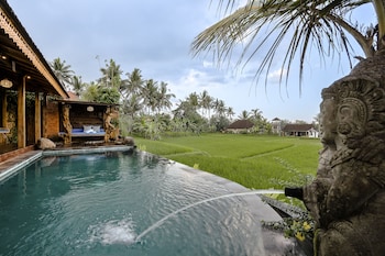 airsania ubud antique villas