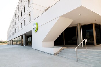B&B Hotel Nyon,,3 star