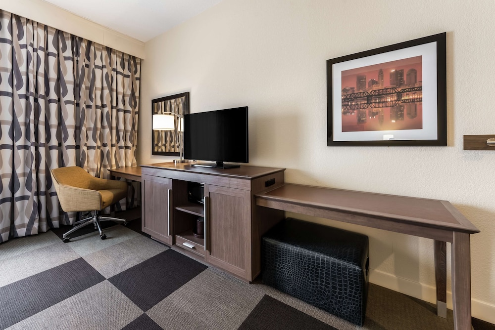 hampton inn by hilton columbus i 70e hamilton rd