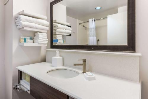 hampton inn by hilton columbus i 70e hamilton rd
