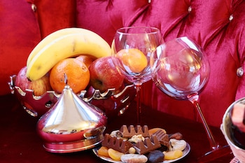 sultan tughra hotel special class