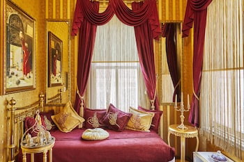 sultan tughra hotel special class