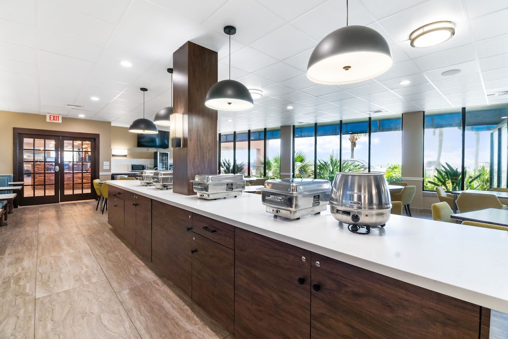 red roof inn galveston beachfront convention center