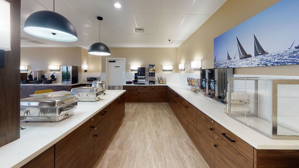 red roof inn galveston beachfront convention center