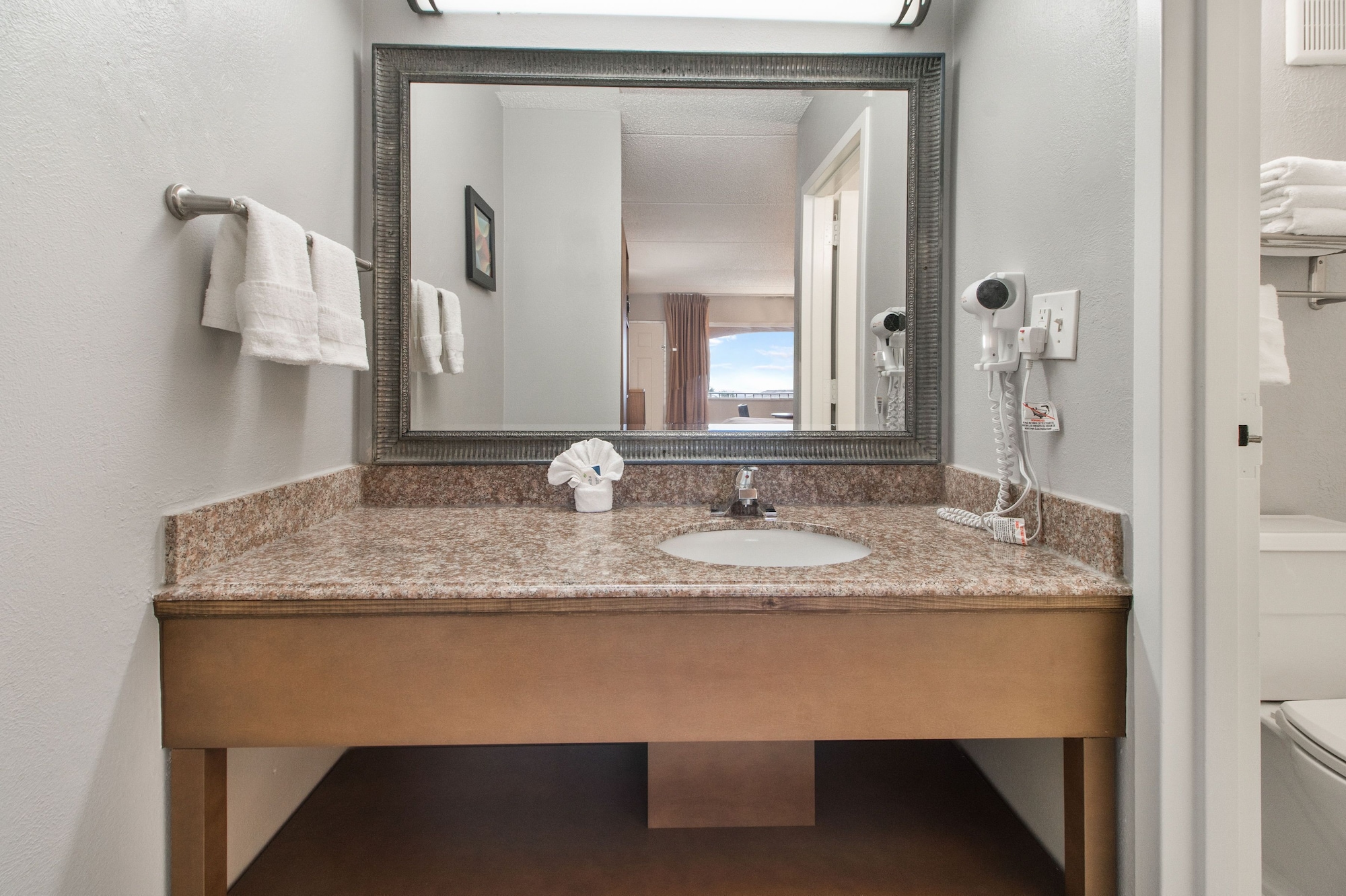 red roof inn galveston beachfront convention center