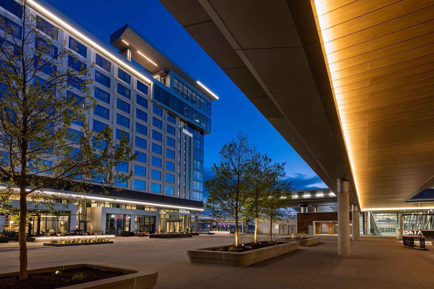 hilton bna nashville airport terminal