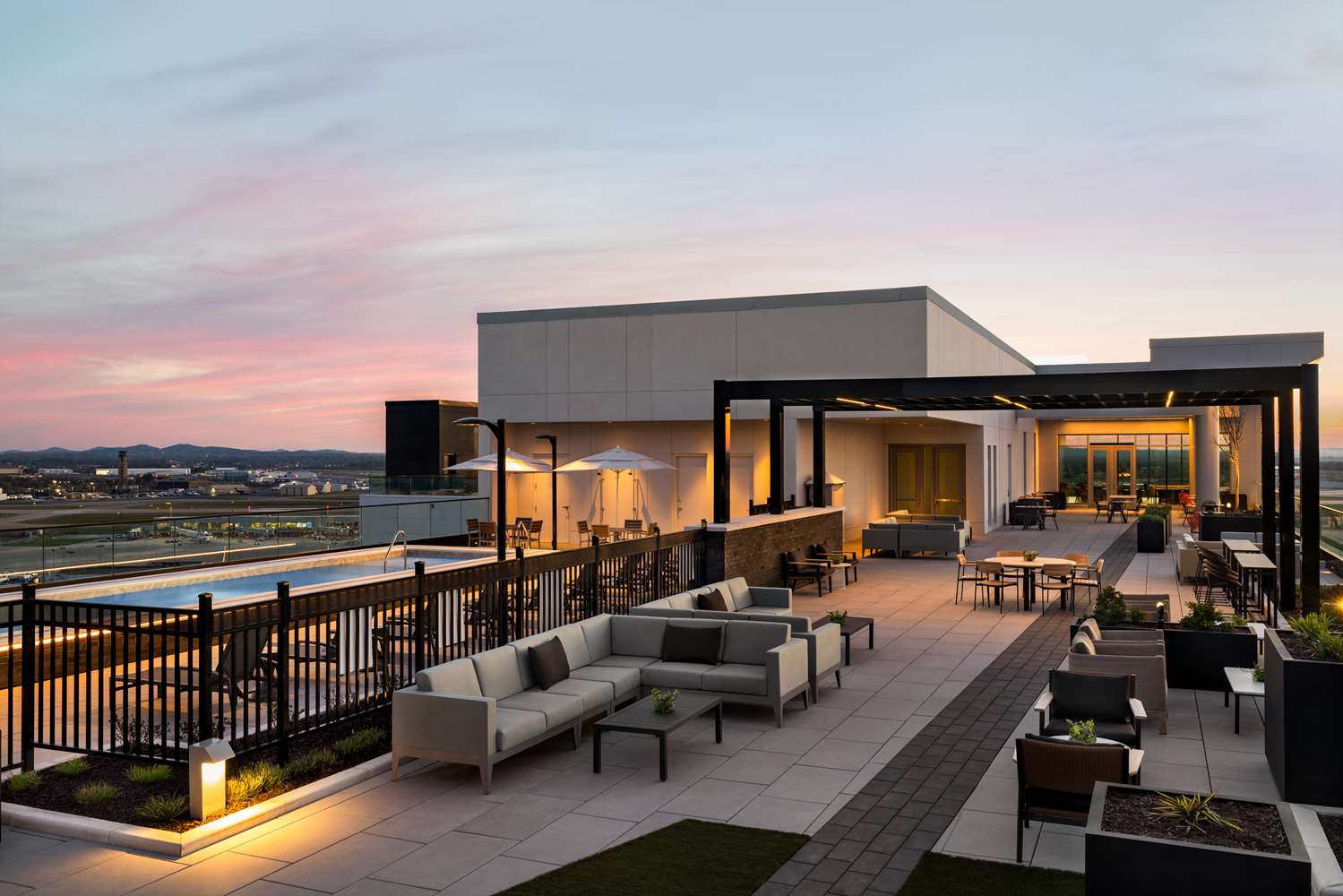 hilton bna nashville airport terminal