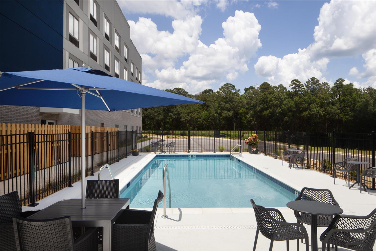 hampton inn evergreen
