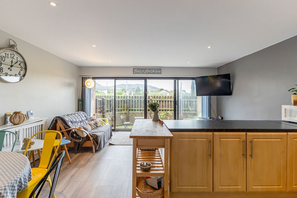 central apartment 3b